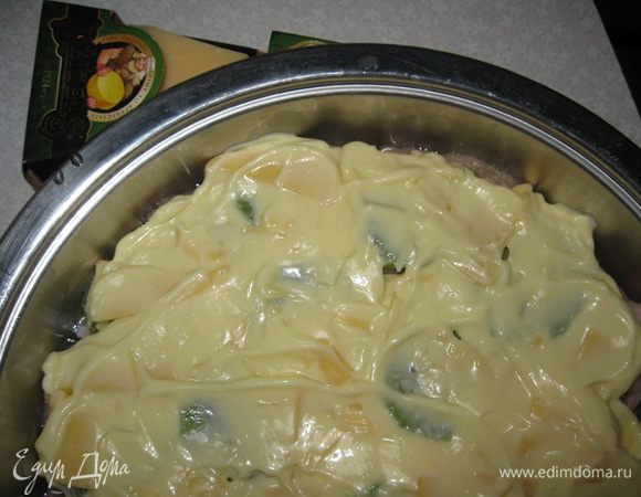 Сверху майонез. Ставим в духовку на 20—30 минут.