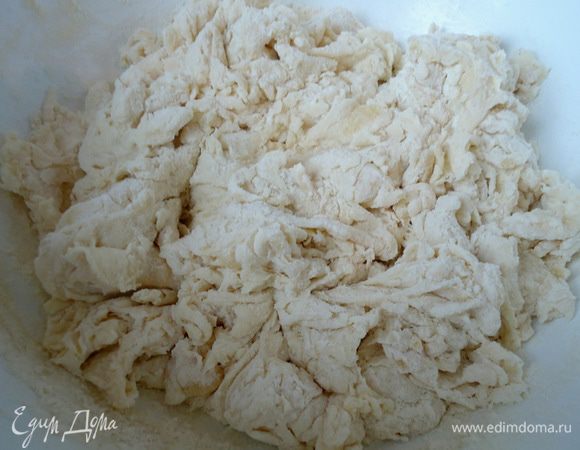 Замесить тесто.
