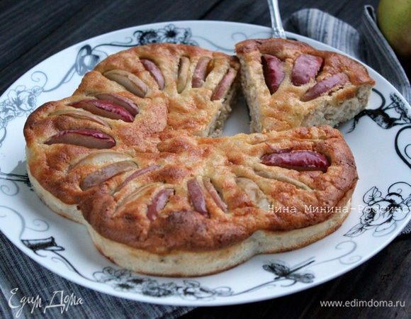 Запеканка лучше и симпатичнее разрезается в холодном виде, а вкусна в любом :)

Приятного завтрака! Будьте здоровы :)