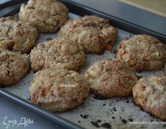 Разогреть духовку на 210 гр. Поставить сконы в духовку на 20 мин.
Дадим слегка остыть.