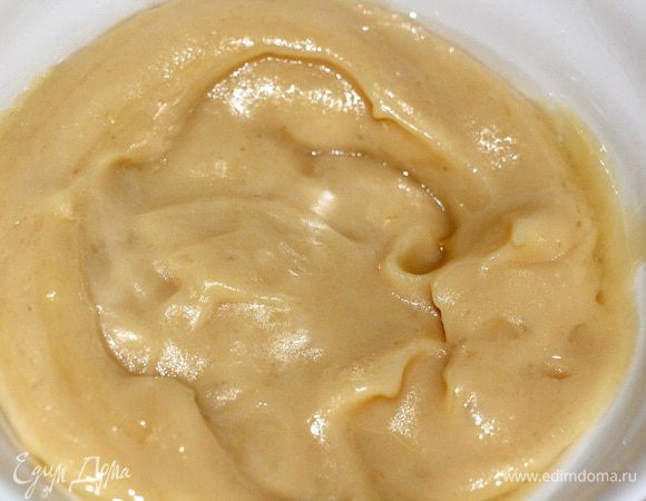 Мякоть печеных яблок пюрируем вместе с оливковым маслом.