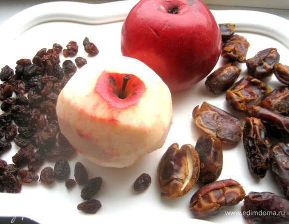 Для полезных добавок я взяла финики, изюм и яблочко... Хотела курагу,но не успевала её замочить, а иначе будут кусочки твёрдые!