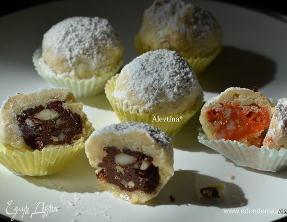 По желанию обваляем наш десерт в сахарной пудре. Угощаемся, ммм!!!