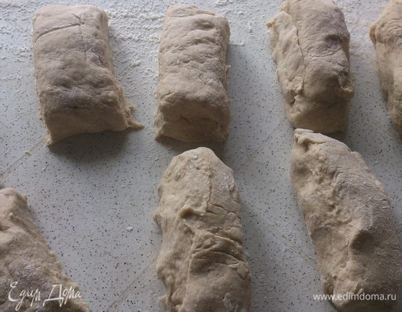 Нарезать небольшими лепешечками. У меня вышло 10 штук.