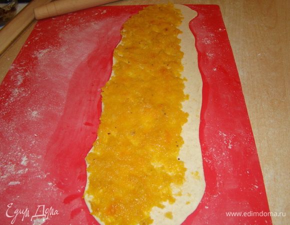 Рулет с курагой.