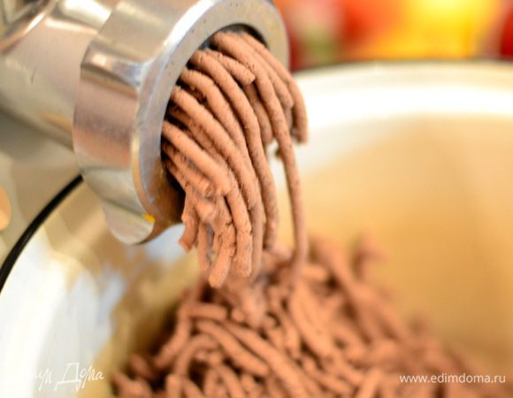 Как видите, уже другая текстура. Отдельно перекрутить морковь, хотя можно вместе с фаршем.