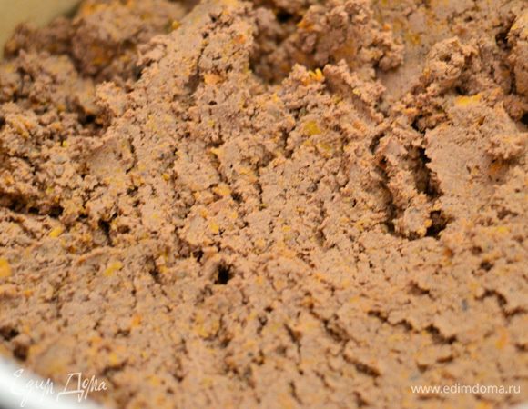 Масса стала нежнейшей и влажной, можно по желанию добавить 1 столовую ложку растительного масла.