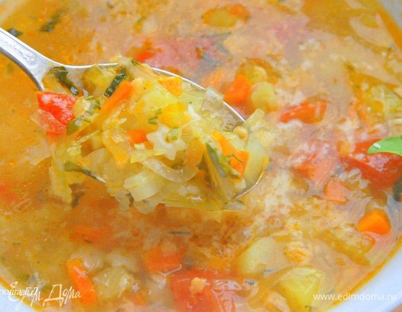 А чтобы придать супу более насыщенный вкус посыпьте его твердым ароматным сыром. Приятного аппетита.