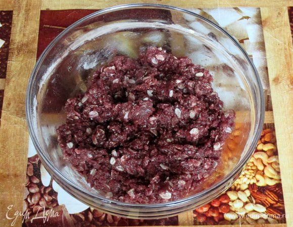 Просто перемешайте лопаточкой и тесто готово.