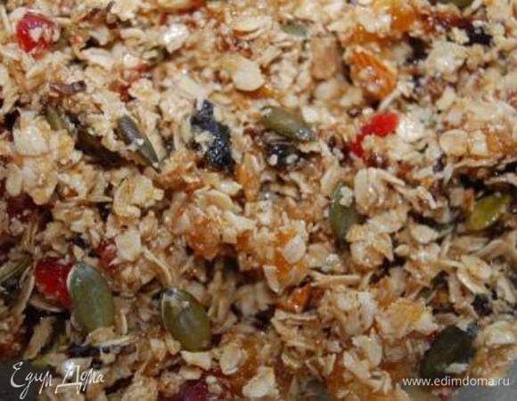 Соединить  сухую и масляную смеси. Тщательно перемешать и дать постоять 20 минут.