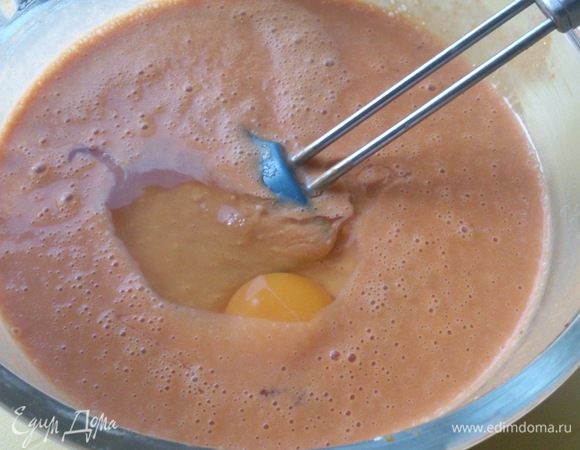 Ввести по одному яйца