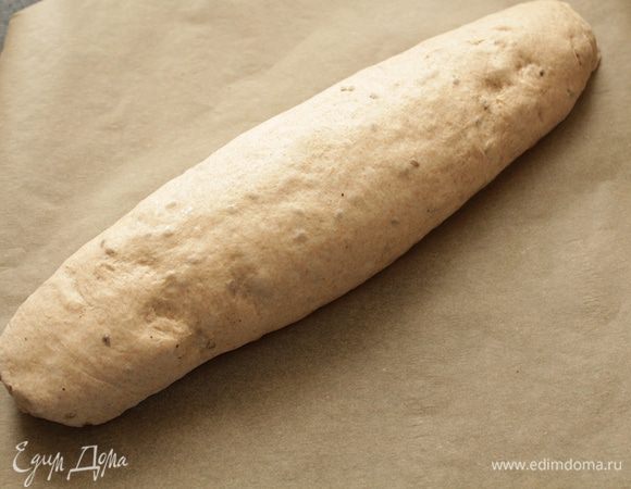 Переверните заготовку швом низ и накройте пищевой пленкой.