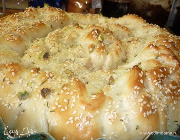 Загоревшее чудо пахнет сногсшибательно. Прикроем его полотенцем, пусть попотеет в баньке.