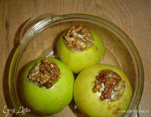 и накрываем грецкими орехами.