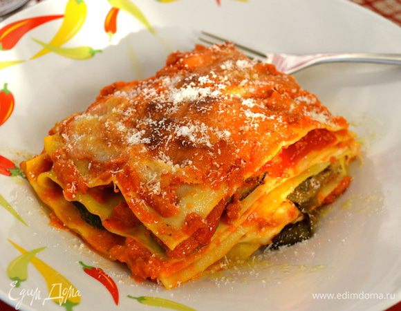 Готовую лвзвнью достать из духовки, дать немного постоять, и нарезать порционно...