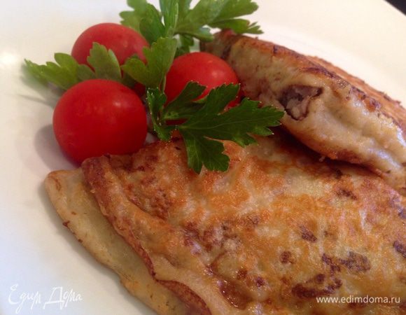 Подавать горячими со сметаной. Приятного аппетита!