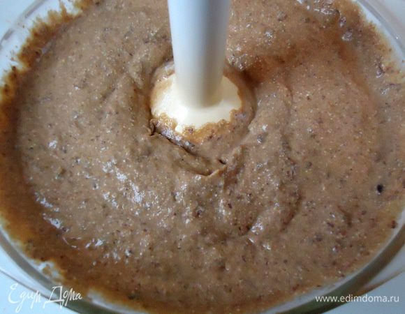 Смешать распаренный чернослив  с творогом и бифивитом (или йогуртом). Добавить мед по вкусу. Пробить блендером до полного соединения.