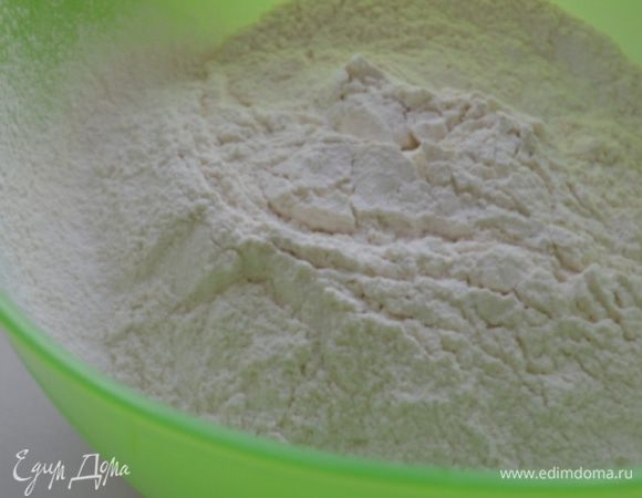 Муку просеять с содой
