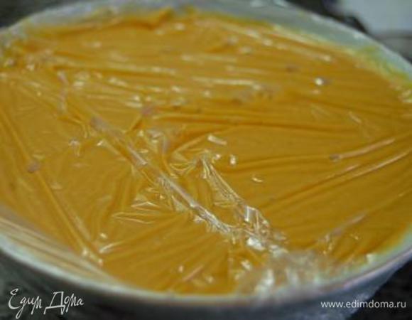 Перелить в подходящую  посуду. Накрыть пищевой пленкой так, чтобы она соприкасалась с  соусом и остудить.  Подавать с блинами, оладьями, творогом… Приятного аппетита!