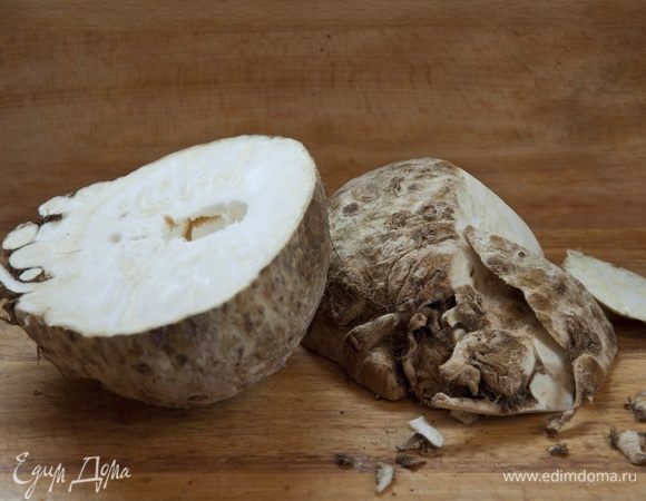 Готовим ремулад из сельдерея. 




