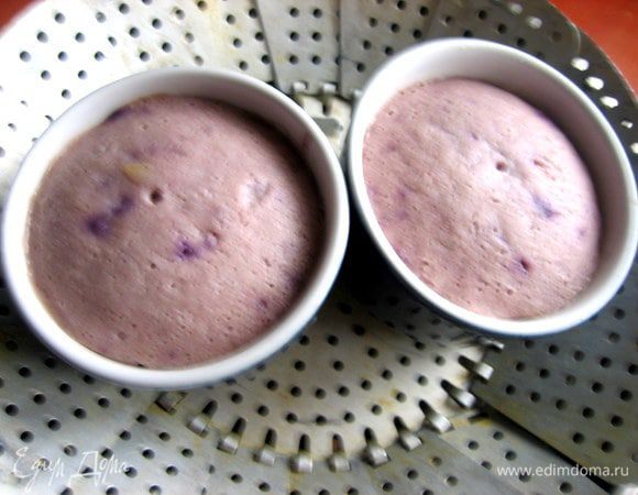 Ставим на средний огонь и получаем через полчаса нежное суфле! Проверяла готовность в центре зубочисткой.