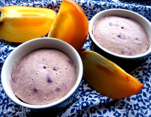 А суфлешки ставим на стол. Кстати,они отлично могут выскочить из формочек,но мне захотелось именно так подать)))