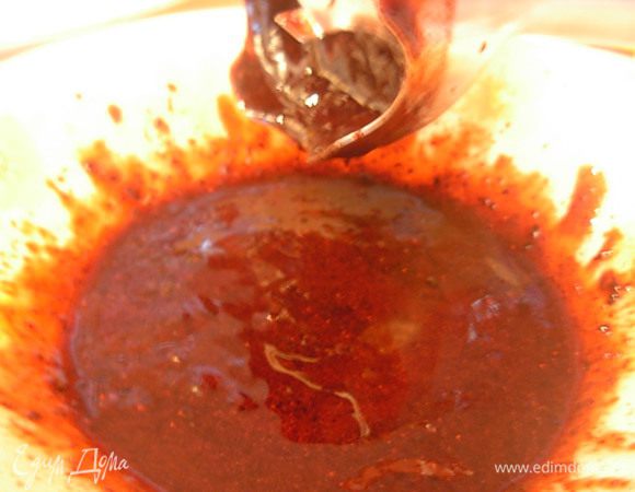 Для соуса: чернику разморозить, добавить 2 ст.л. сахарной пудры, взбить блендером.
Перед подачей опустить формочку с панна коттой в горячую воду на минуту, перевернуть на тарелочку и полить соусом.
Приятного аппетита!