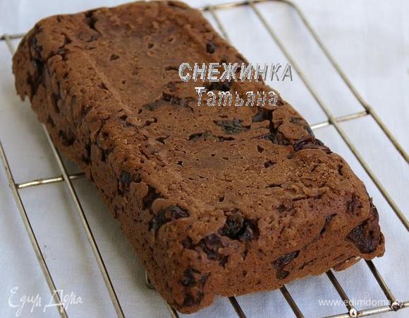 Даём остыть в форме и переворачиваем на решётку. Полностью остужаем.