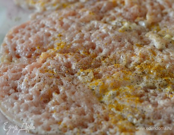 Приправить намного  карри.