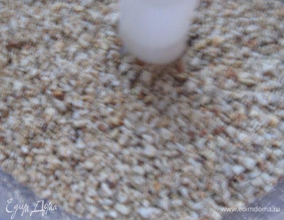  Моем и обжариваем семечки, взбиваем в блендере!