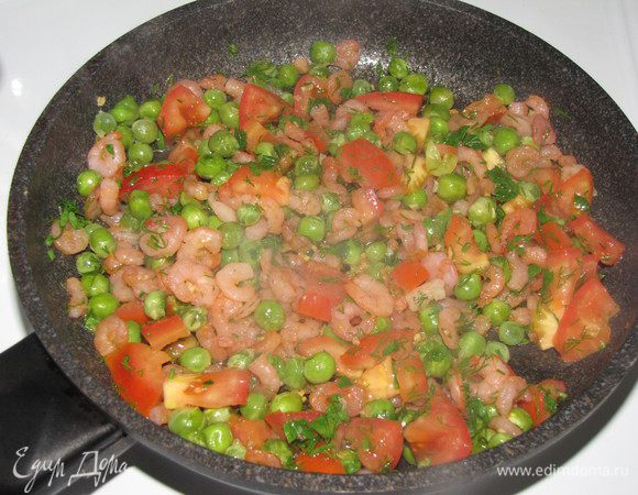 В конце добавить нарезанный кубиком помидор.