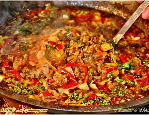 Вот. И через те самые минут пятнадцать открываем казан. 