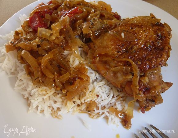 Очень советую попробовать  Курицу по мотивам "Чахохбили" от Натали М 

http://www.edimdoma.ru/retsepty/57720-kuritsa-po-motivam-chahohbili

Наташенька, спасибо за рецепт! Очень вкусно !