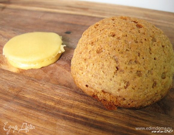 Так выглядят профитроли до и после выпекания.