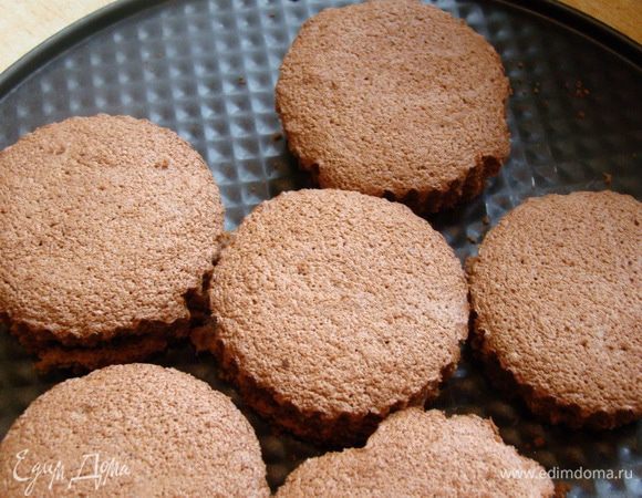 Остудить, разрезать вдоль на 2 части.