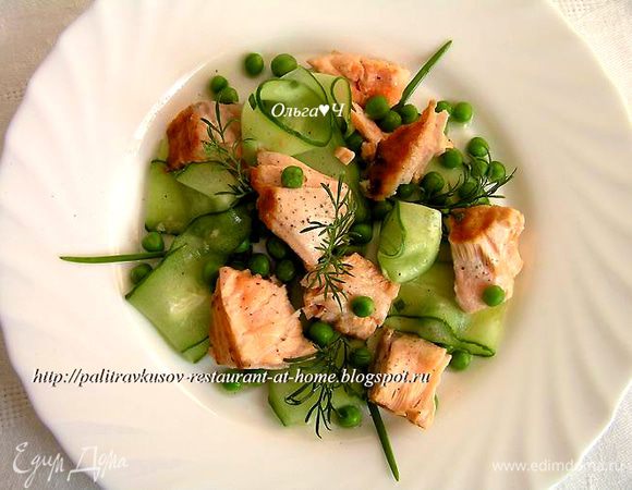 Салат разложить по 4-6 тарелкам, украсить веточками укропа, полить оставшимся маринадом, еще поперчить и подавать. Приятного аппетита! ;)