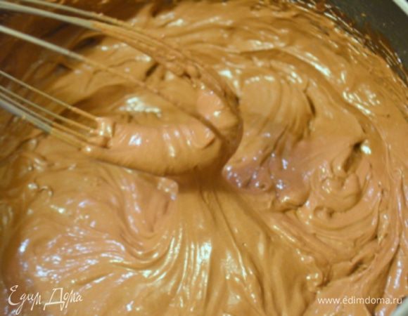 Взбить ганаш миксером в пышную пену.
