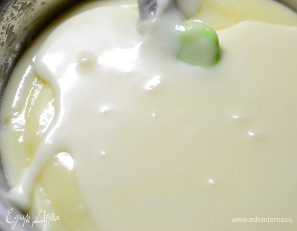 Смешайте оба этих крема.