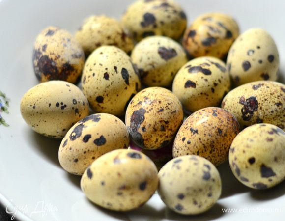 * Ингредиенты указаны приблизительно на небольшое количество салатика. Отварить яйца.