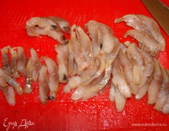 Порезать тонко 3-4 мм.