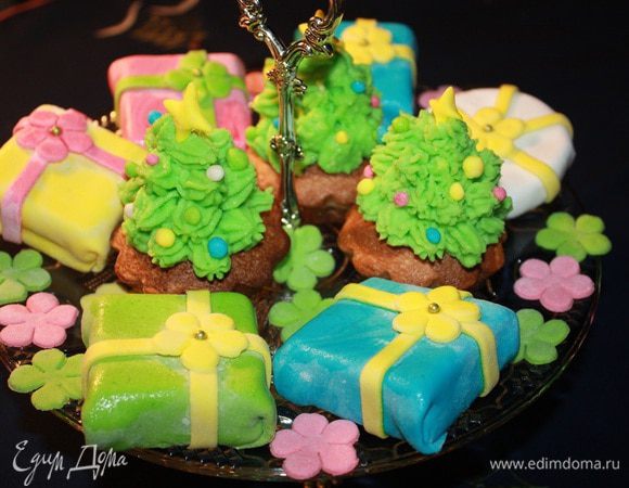 Выкладываем на блюдо. Украшаем, убираем в холодное место до подачи на стол. Приятных праздников. Приятного аппетита!