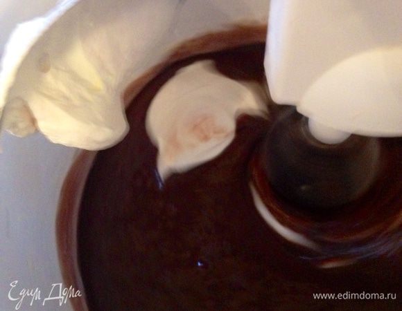 ....сметану, и опять муку, сметану. 