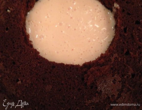 В него заливаем отложенную в стакане начинку