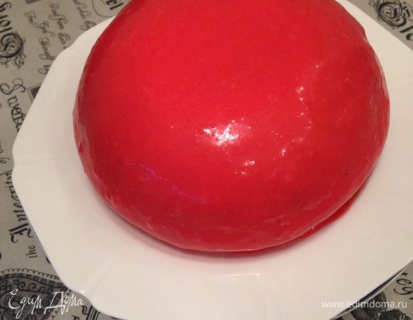 Покрываем торт толстым слоем глазури