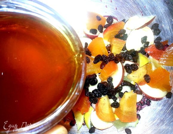 Но у меня была баночка яблочного сиропа,поэтому сахара мало положила!