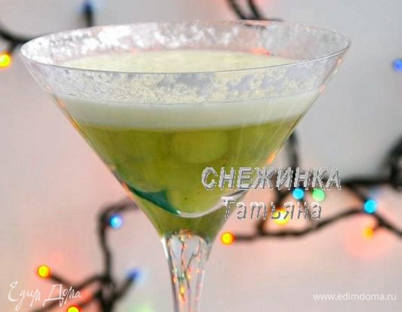 Чтобы сделать сахарный ободок, изнутри смазываем верхушку бокалов соком лимона, слегка, кисточкой. Затем посыпаем сахарной пудрой, наклонив и поворачивая бокал. Нужная пудра прилипнет, остальная – ссыпется. 