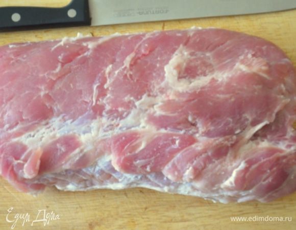 Обработать мясо: помыть и обсушить.