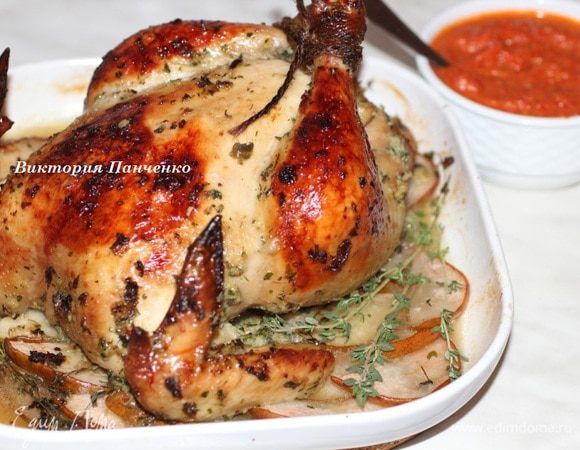 Кстати, по этому же рецепту я мариную и запекаю и цыпленка...  И подаю  тоже с соусом айвар)))