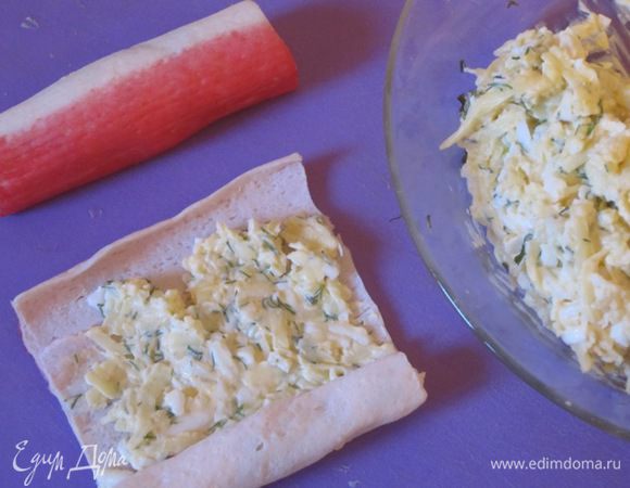 Свернуть в рулетики.