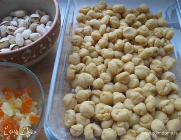 Скатать в шарики. 